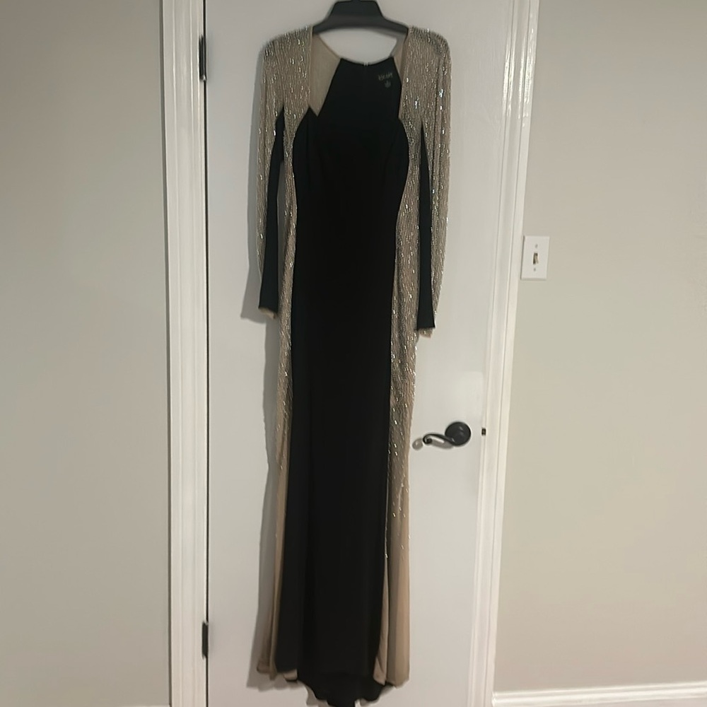 Xscape Black Embellished Colorblocked Gown